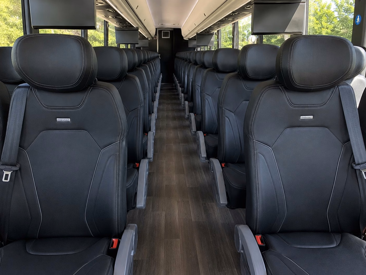 shuttle your wedding guests between lakewood hotels and your venue with ease