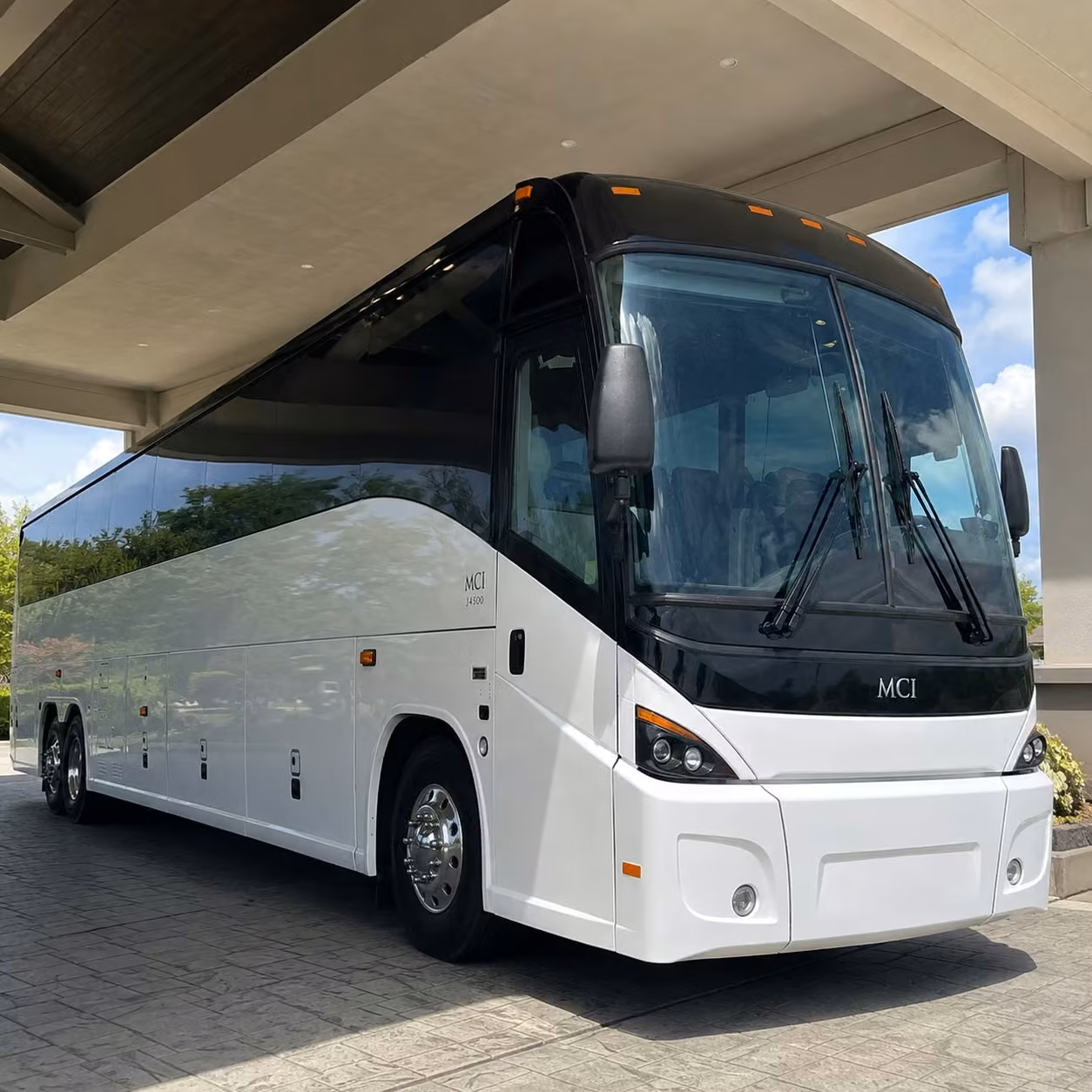 view instant online quotes for lakewood construction and worksite crew shuttles